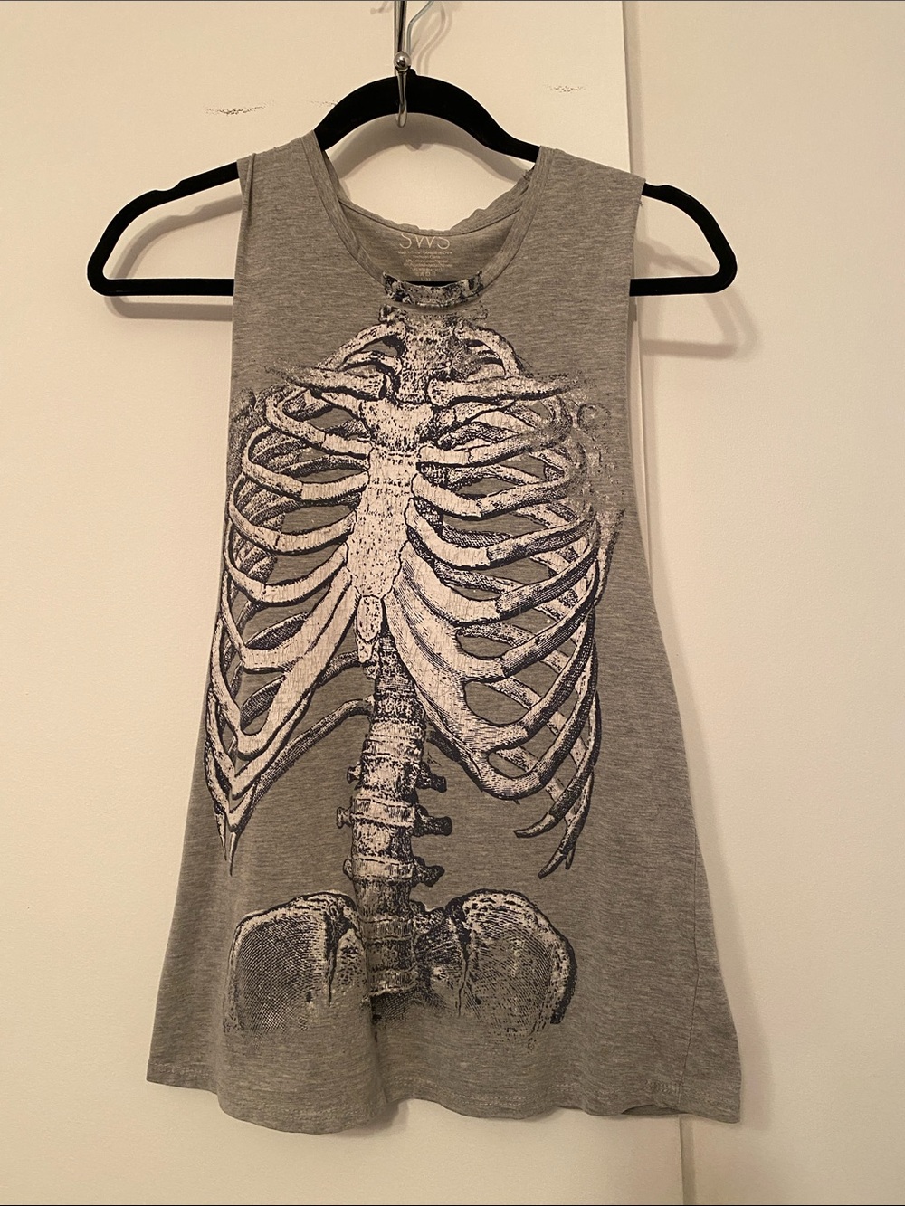 Women M cutoff skeleton tank top